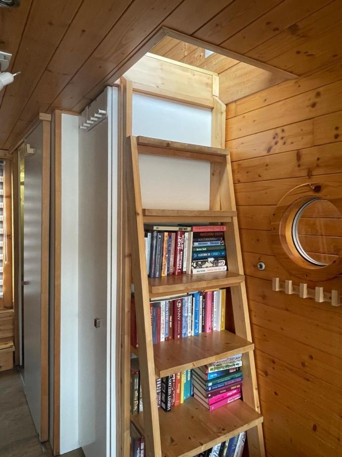 Готель Houseboat Ginger Прага Екстер'єр фото